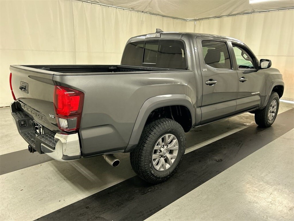 2019 Toyota Tacoma SR5 V6 photo 2