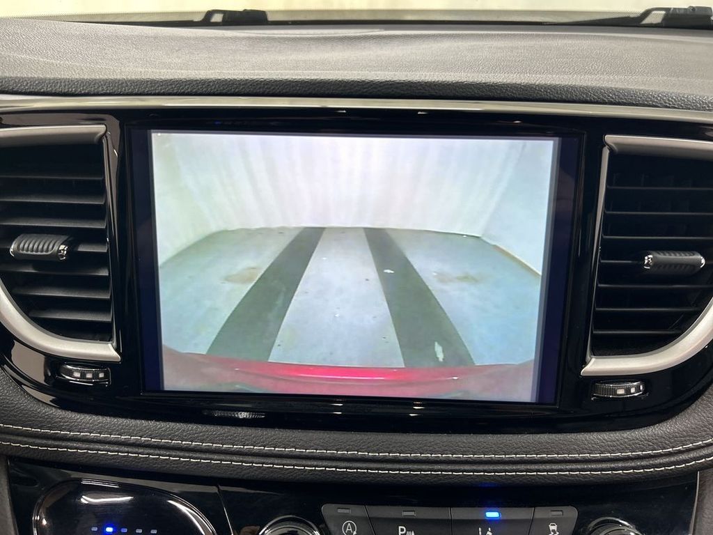 2023 Chrysler Pacifica Touring L - Photo 15