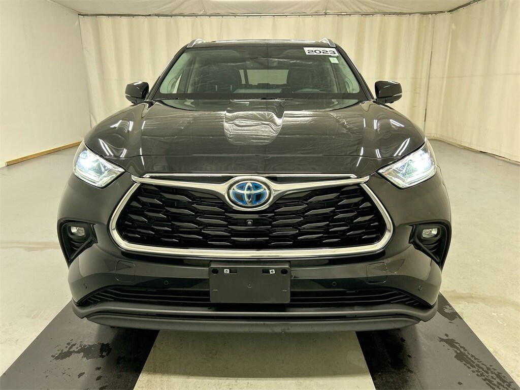 2023 Toyota Highlander Hybrid Limited photo 3