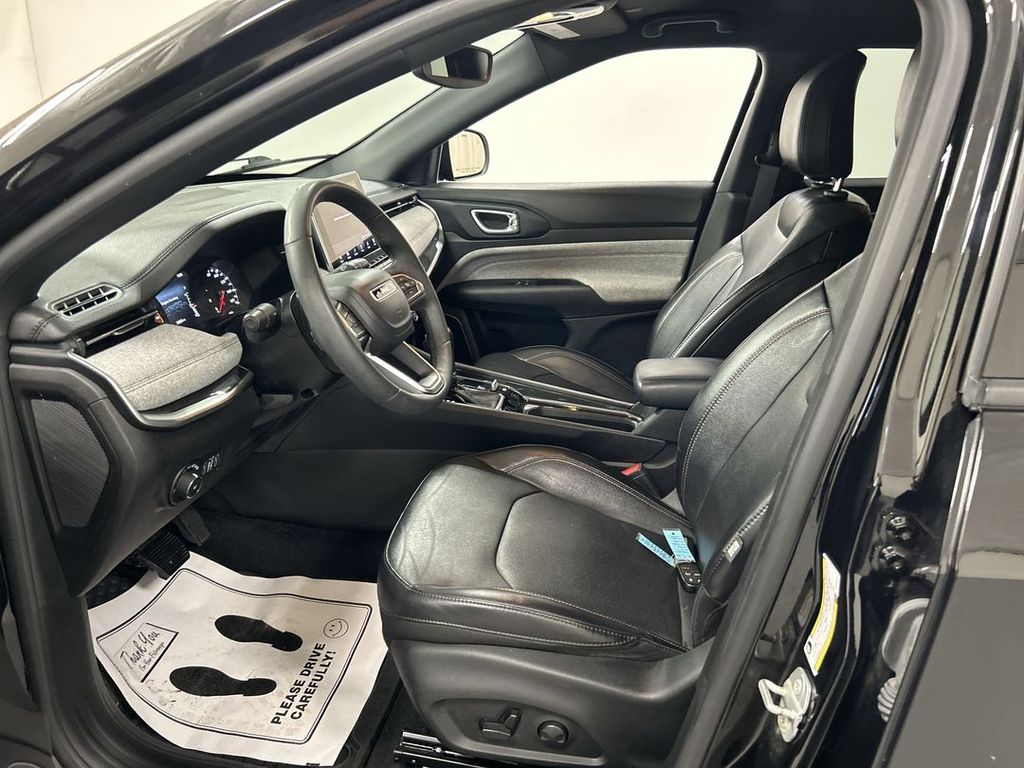 2023 Jeep Compass Latitude Lux - Photo 9