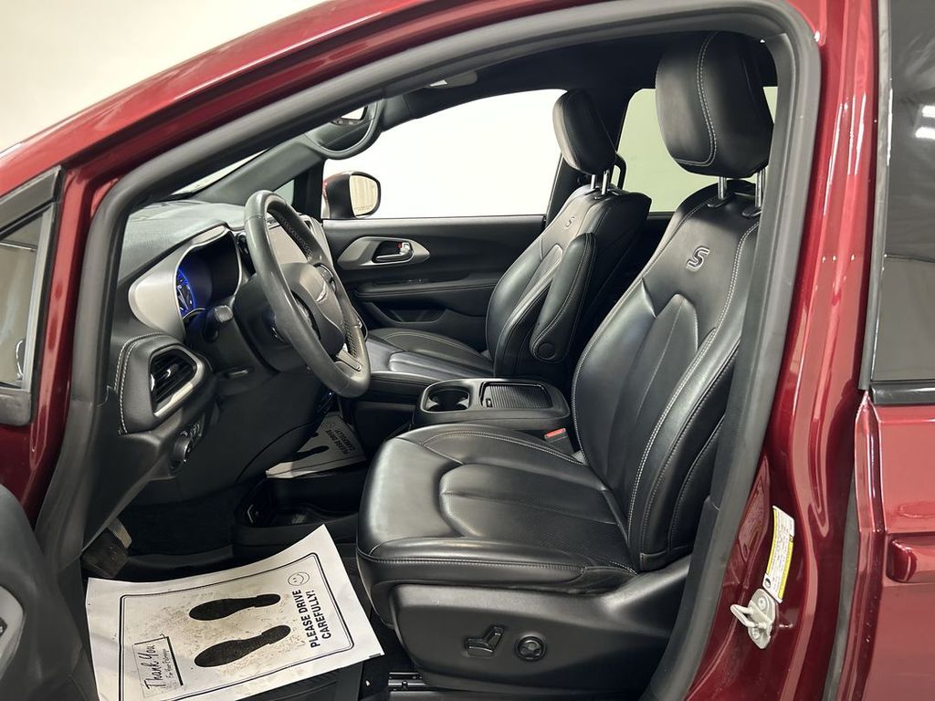 2023 Chrysler Pacifica Touring L - Photo 9