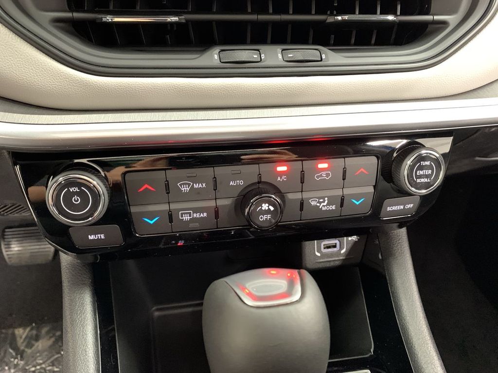 2025 Jeep Compass Limited - Photo 18