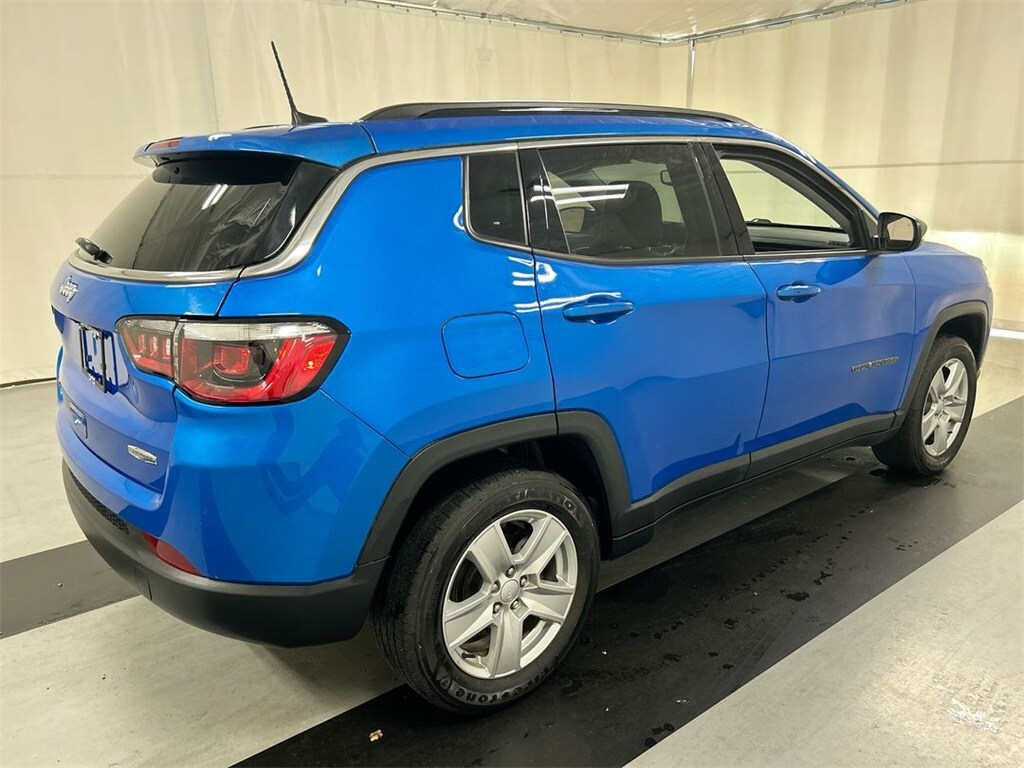 2022 Jeep Compass Latitude photo 2