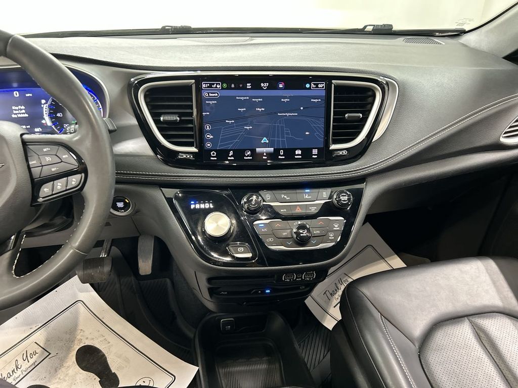 2023 Chrysler Pacifica Touring L - Photo 19