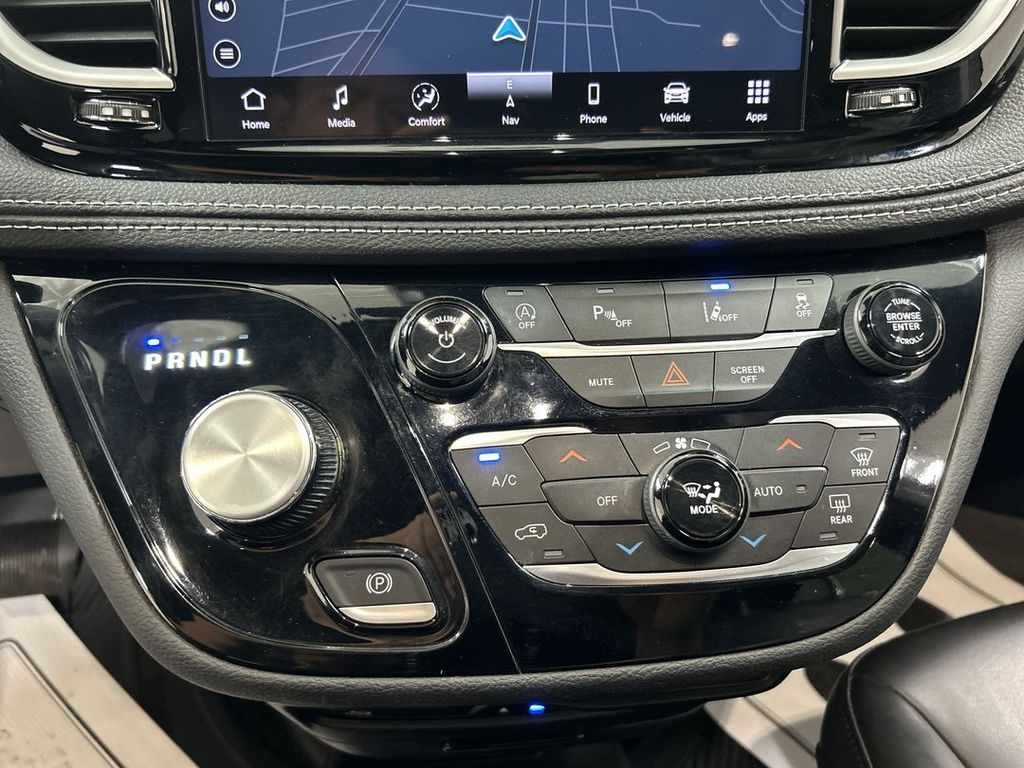 2023 Chrysler Pacifica Touring L - Photo 17