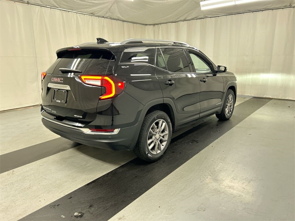 2022 Gmc Terrain SLT photo 2