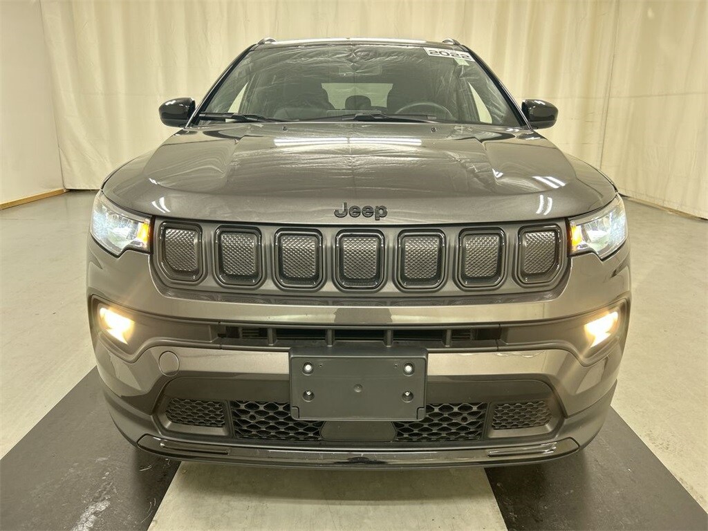 2022 Jeep Compass Latitude photo 3