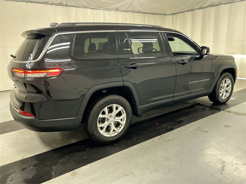 2023 Jeep Grand Cherokee Limited photo 2