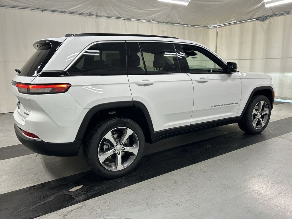 New 2026 Jeep Grand Cherokee LIMITED 4X4 Sport Utility
