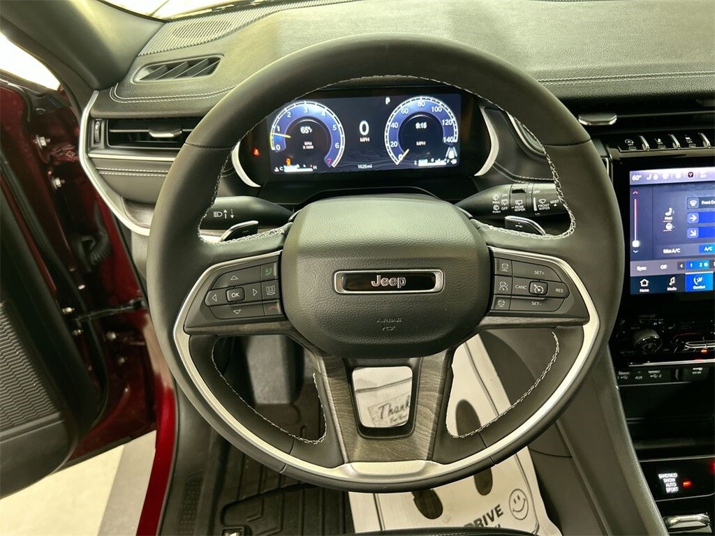 2025 Jeep Grand Cherokee Limited photo 4