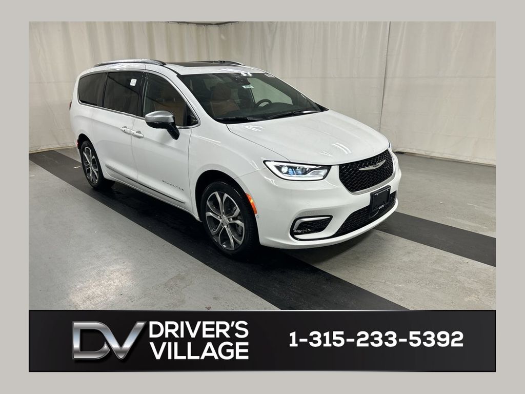 2026 Chrysler Pacifica Pinnacle AWD's photo
