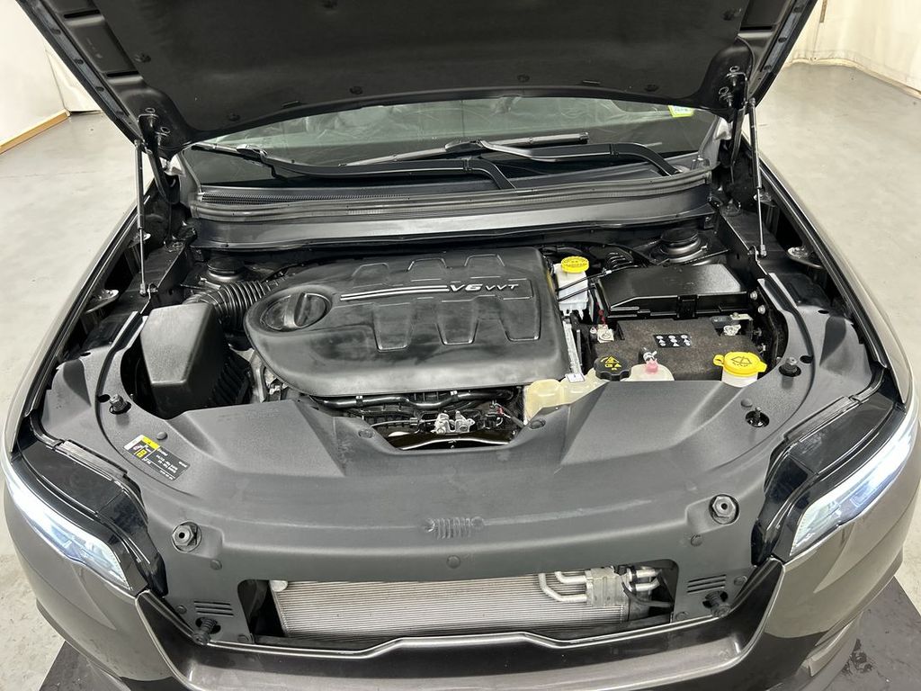 2022 Jeep Cherokee Latitude Lux - Photo 23