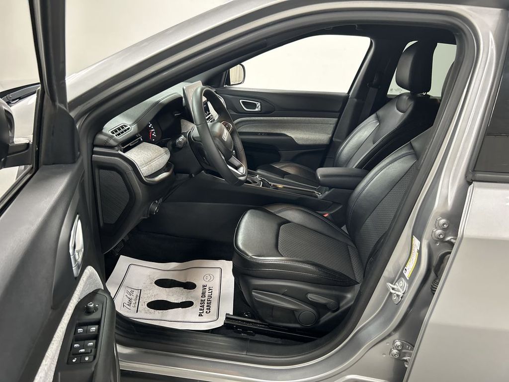 2023 Jeep Compass Latitude - Photo 9