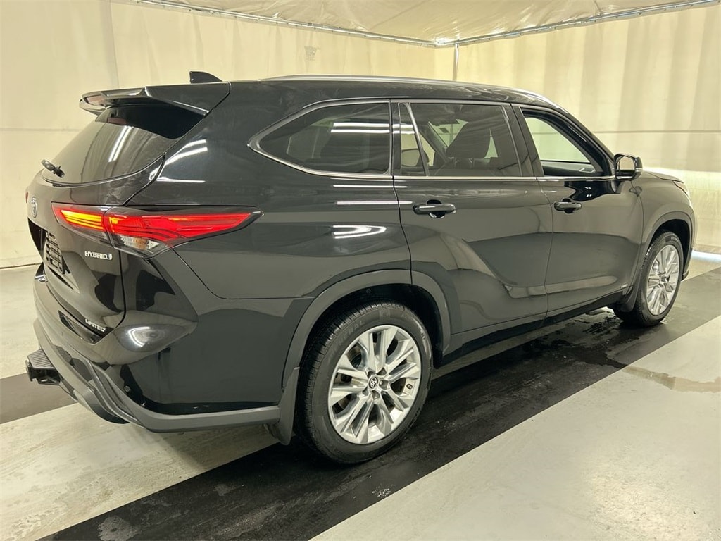2023 Toyota Highlander Hybrid Limited photo 2