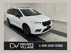 2026 Chrysler Pacifica LIMITED AWD Passenger Van