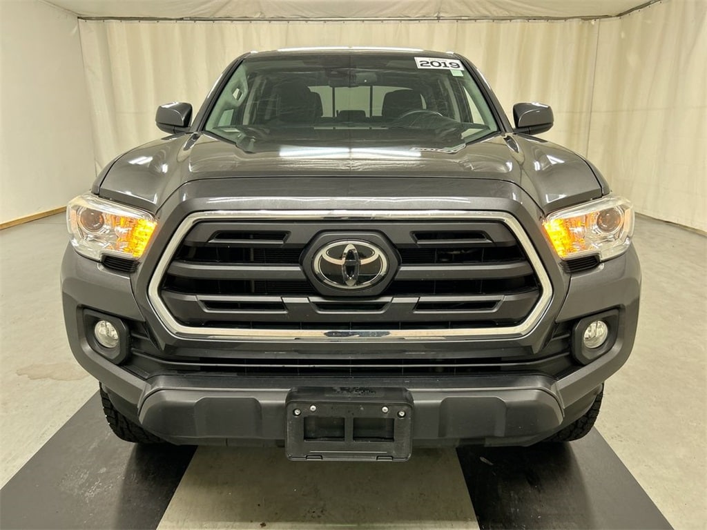 2019 Toyota Tacoma SR5 V6 photo 3