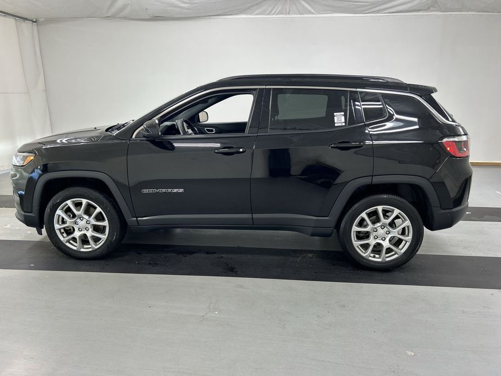 2023 Jeep Compass Latitude Lux - Photo 6