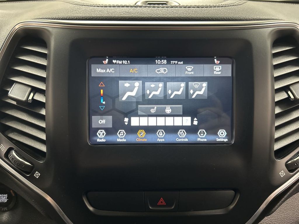 2019 Jeep Cherokee Latitude Plus - Photo 14