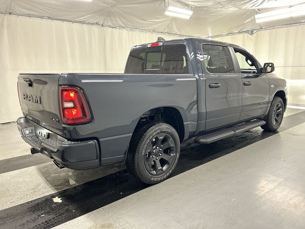 New 2026 Ram 1500 EXPRESS CREW CAB 4X4 5'7 BOX Pickup