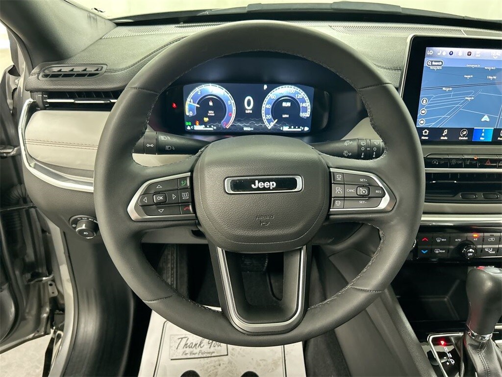 2023 Jeep Compass Limited photo 3