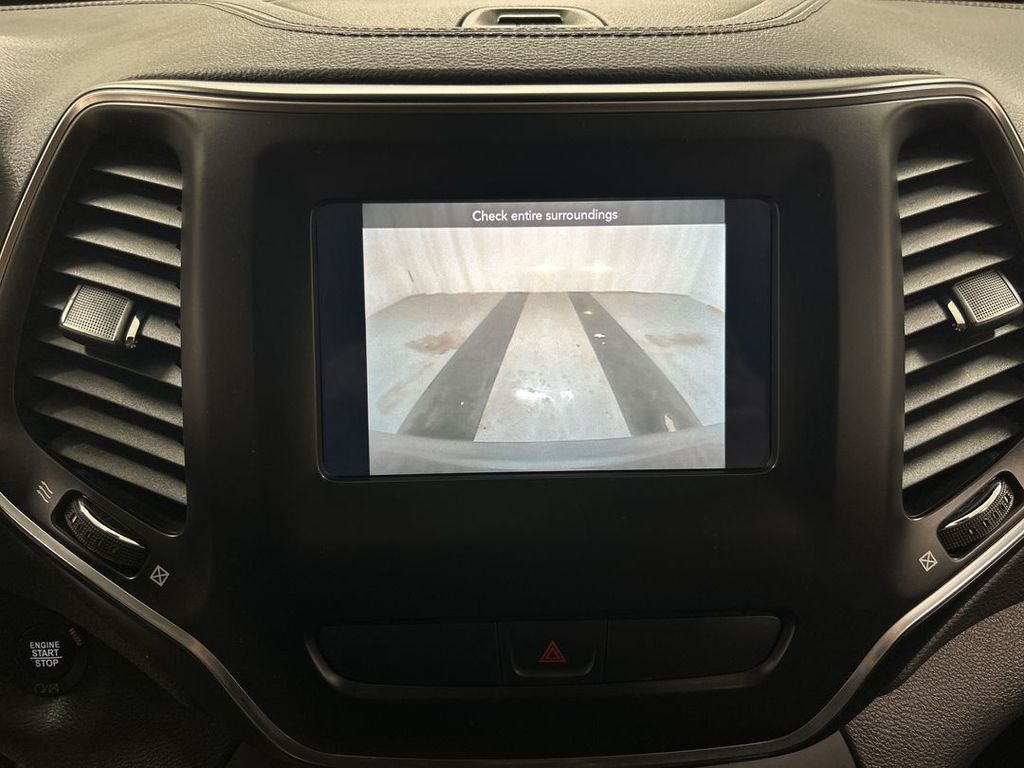 2019 Jeep Cherokee Latitude Plus - Photo 15
