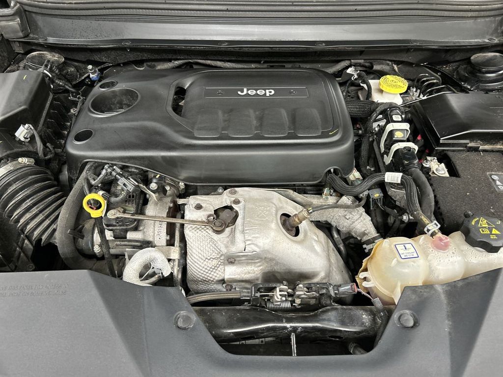 2019 Jeep Cherokee Latitude Plus - Photo 23