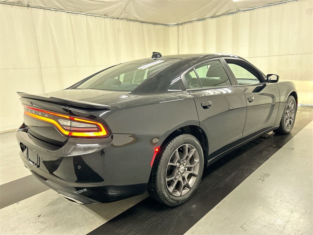 2018 Dodge Charger GT photo 2