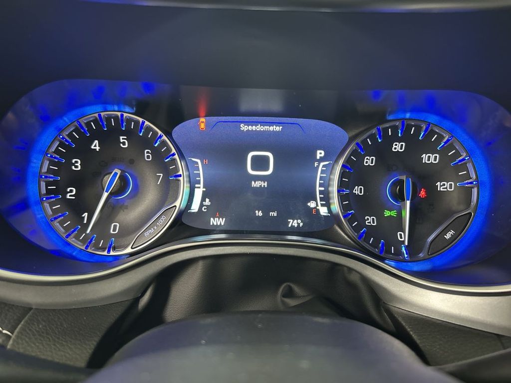 2026 Chrysler Pacifica Limited - Photo 15