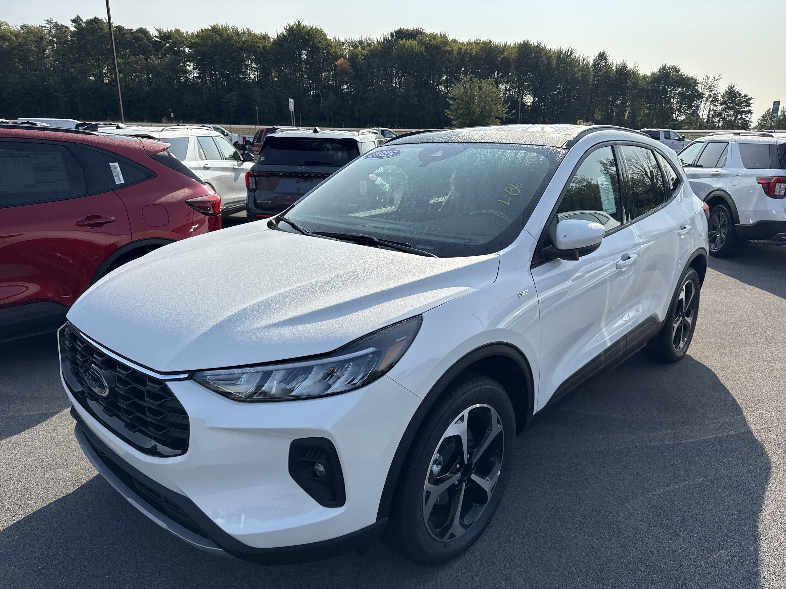 2025 Ford Escape ST-Line Select photo 2