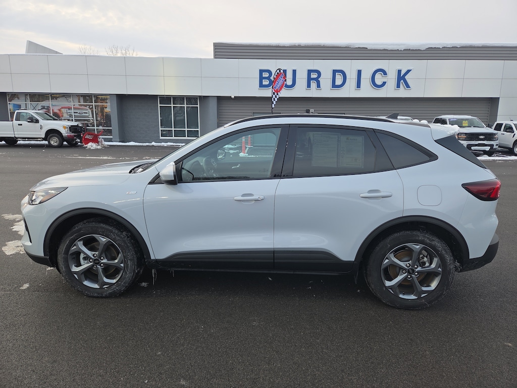 New 2025 Ford Escape Hybrid ST-Line Select 400A AWD Previous Loaner SUV