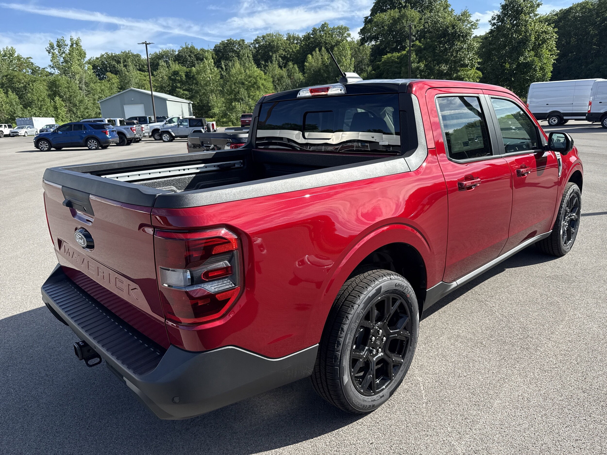 2025 Ford Maverick Lariat photo 2