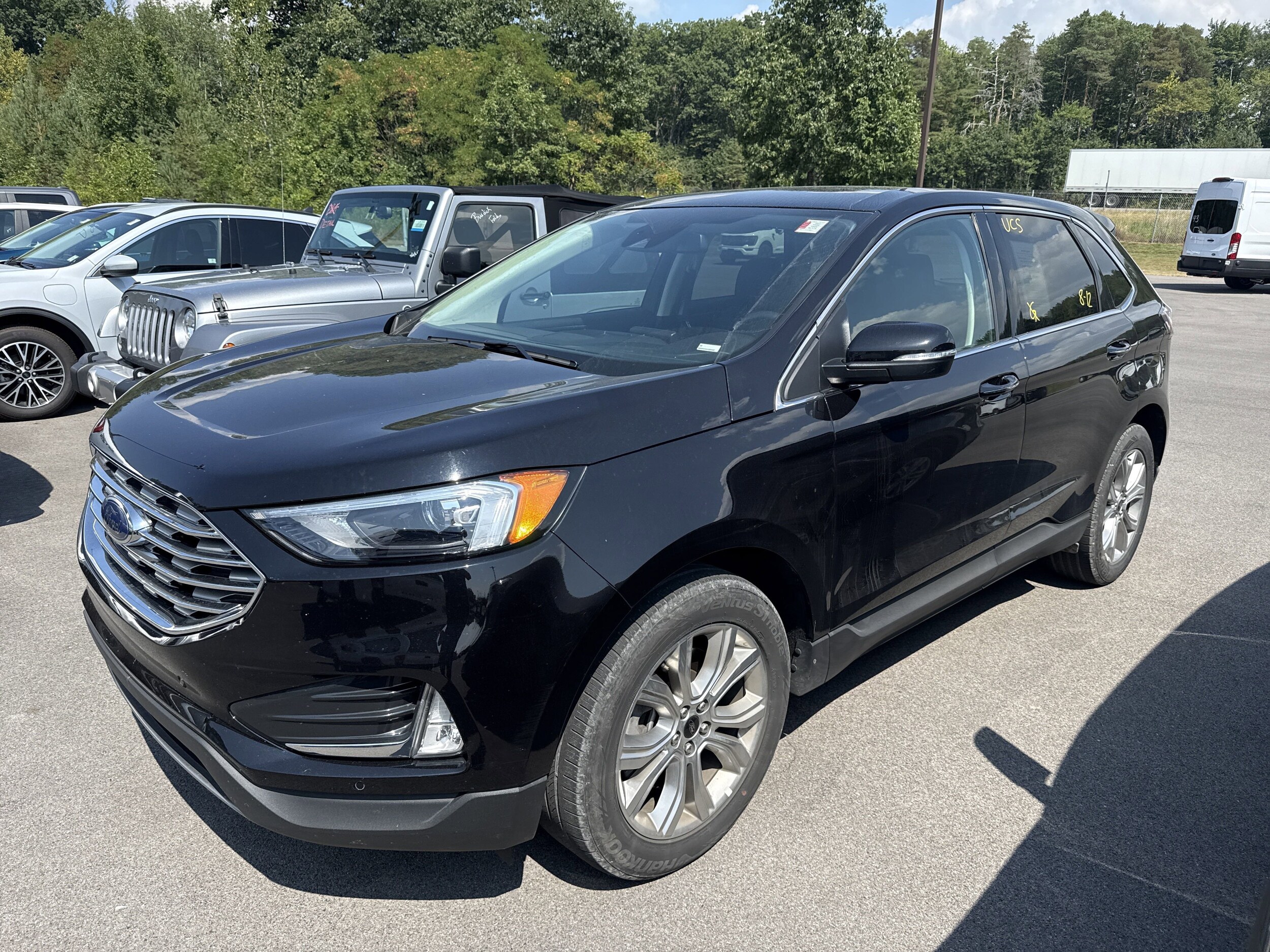 2024 Ford Edge Titanium photo 2