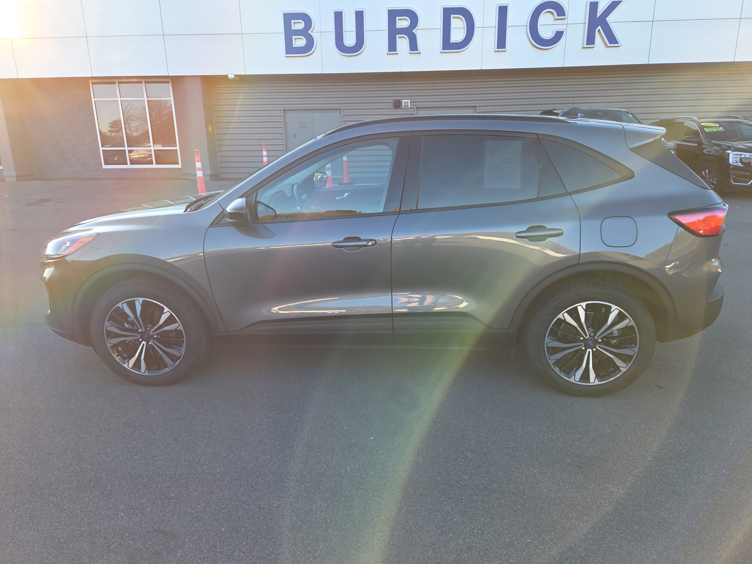 2022 Ford Escape SEL photo 3