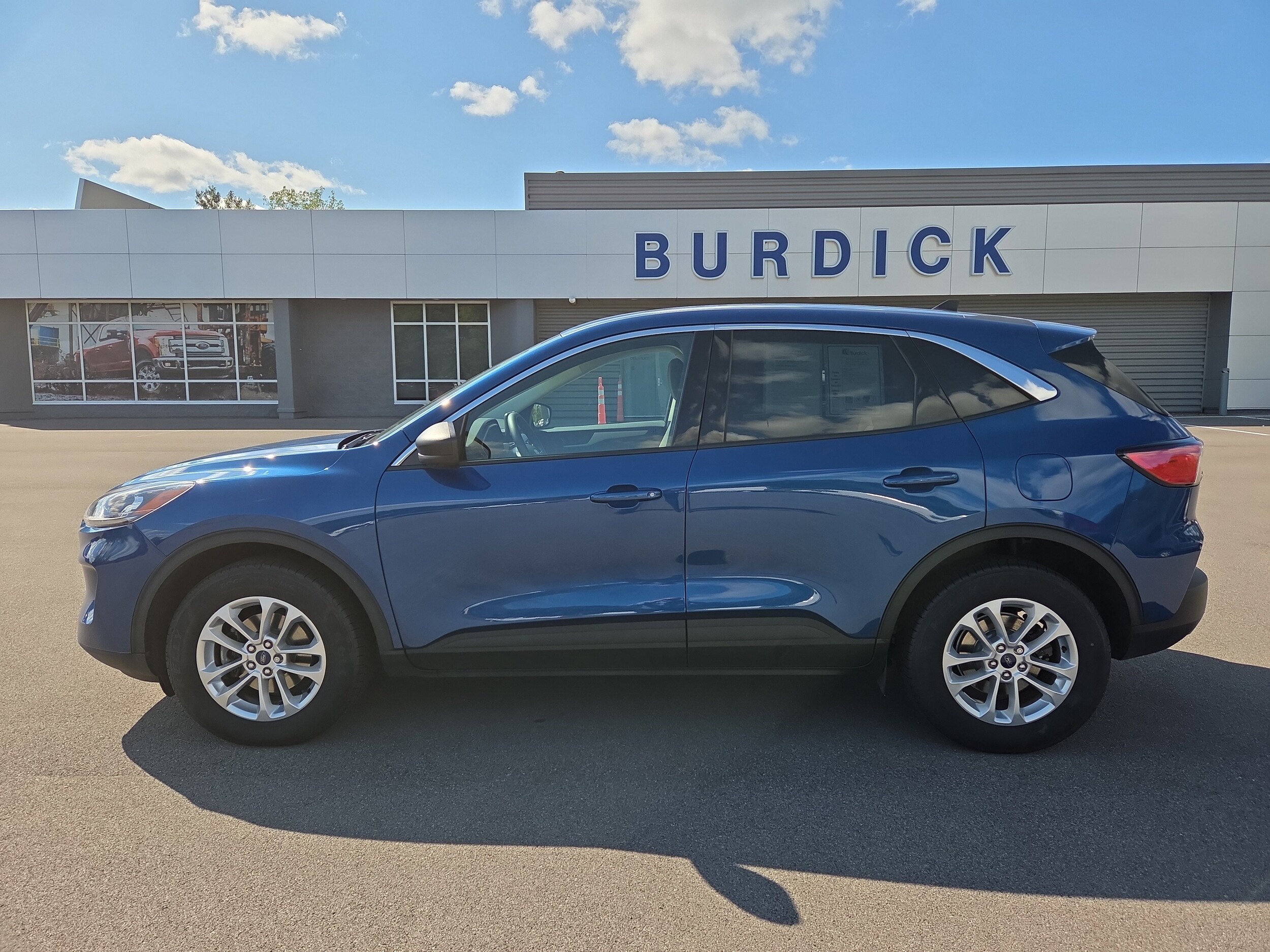 2022 Ford Escape SE photo 3