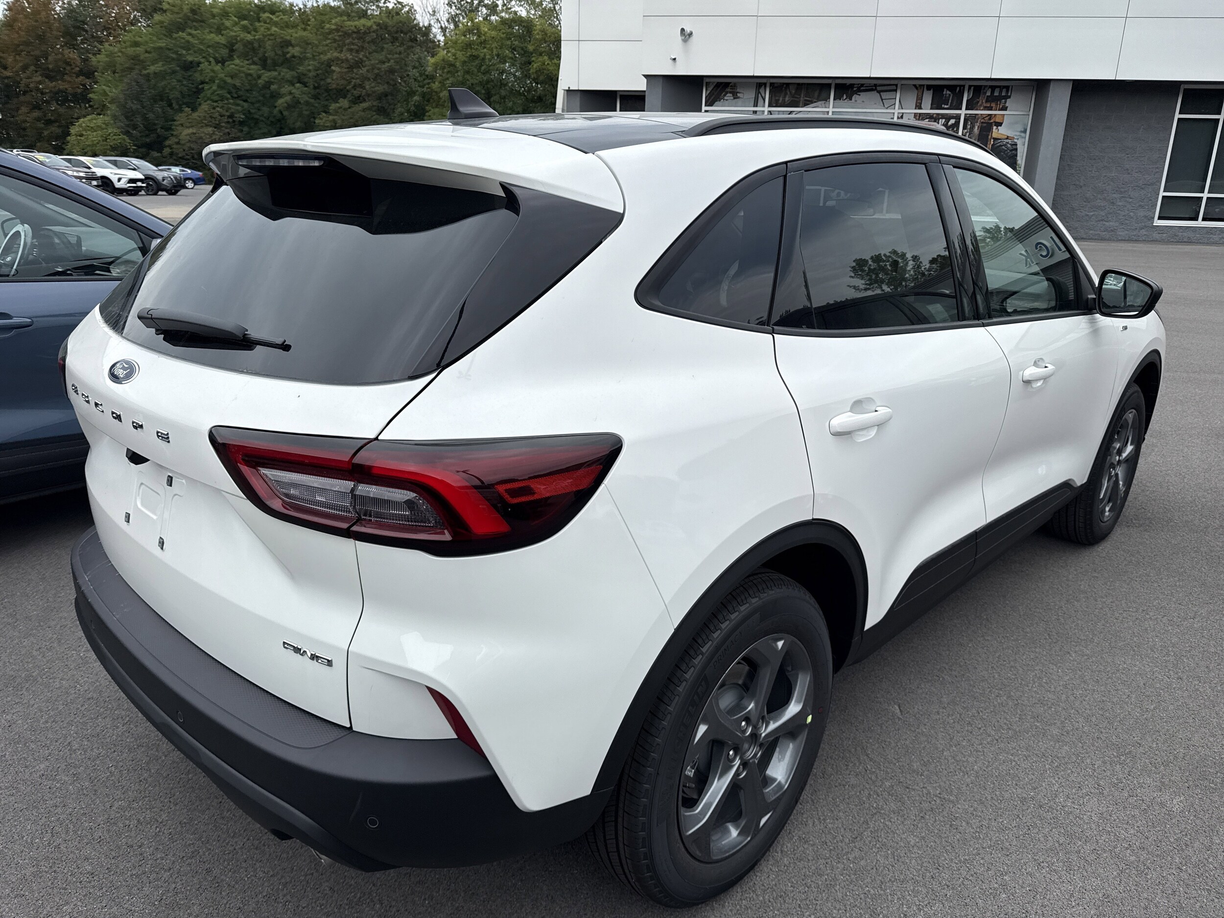 2025 Ford Escape ST-Line photo 4