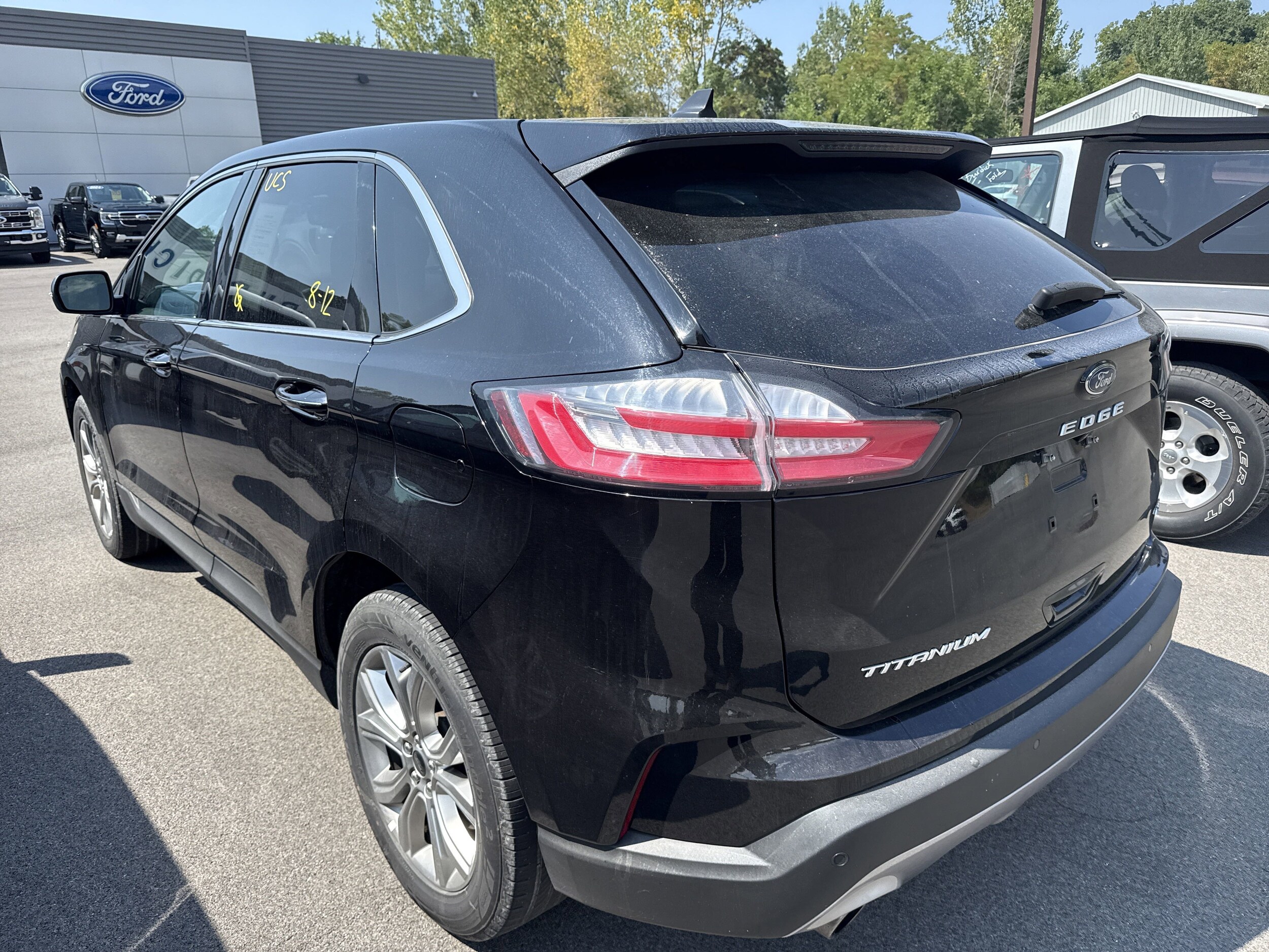 2024 Ford Edge Titanium photo 3