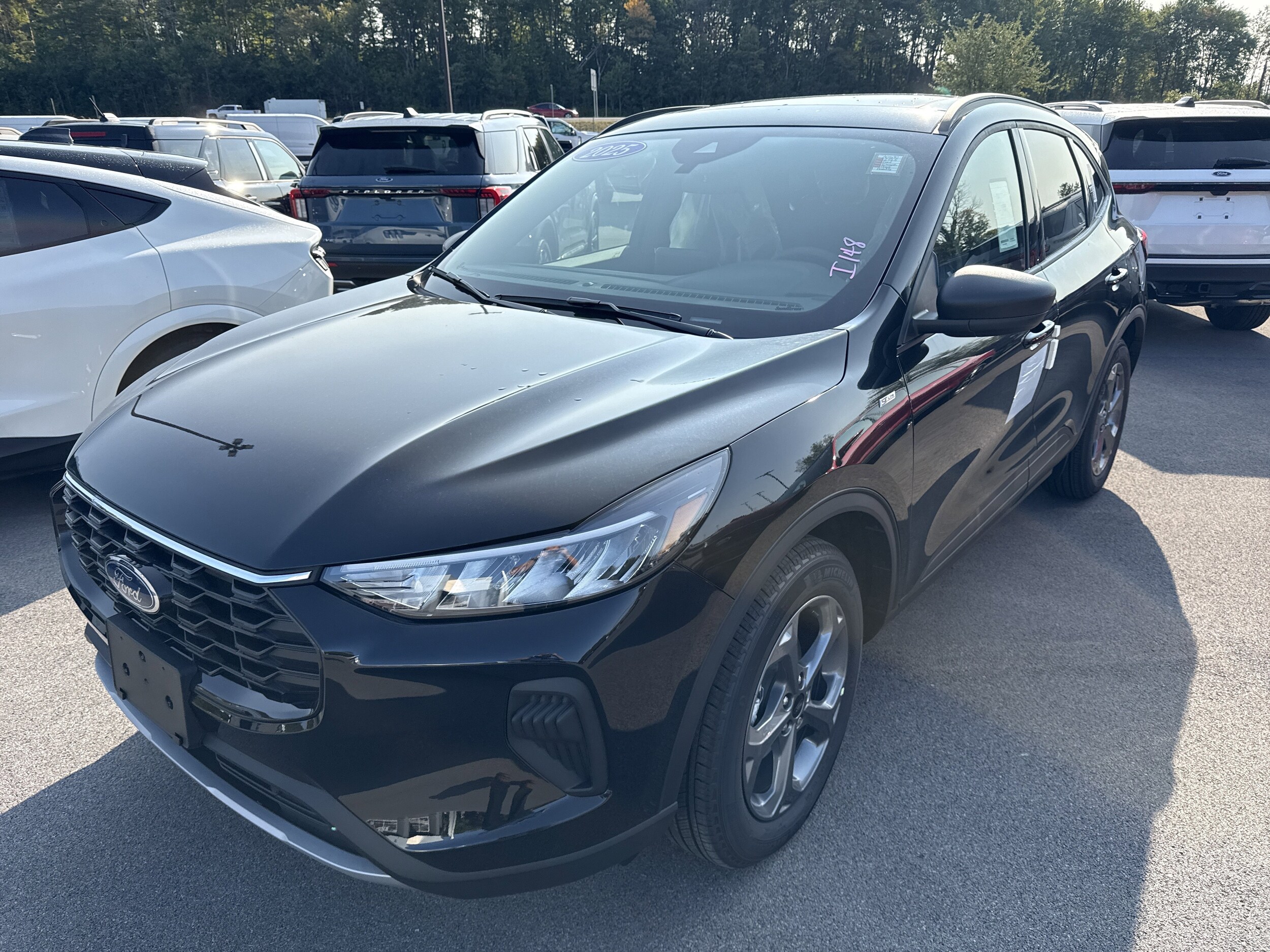 2025 Ford Escape ST-Line photo 2