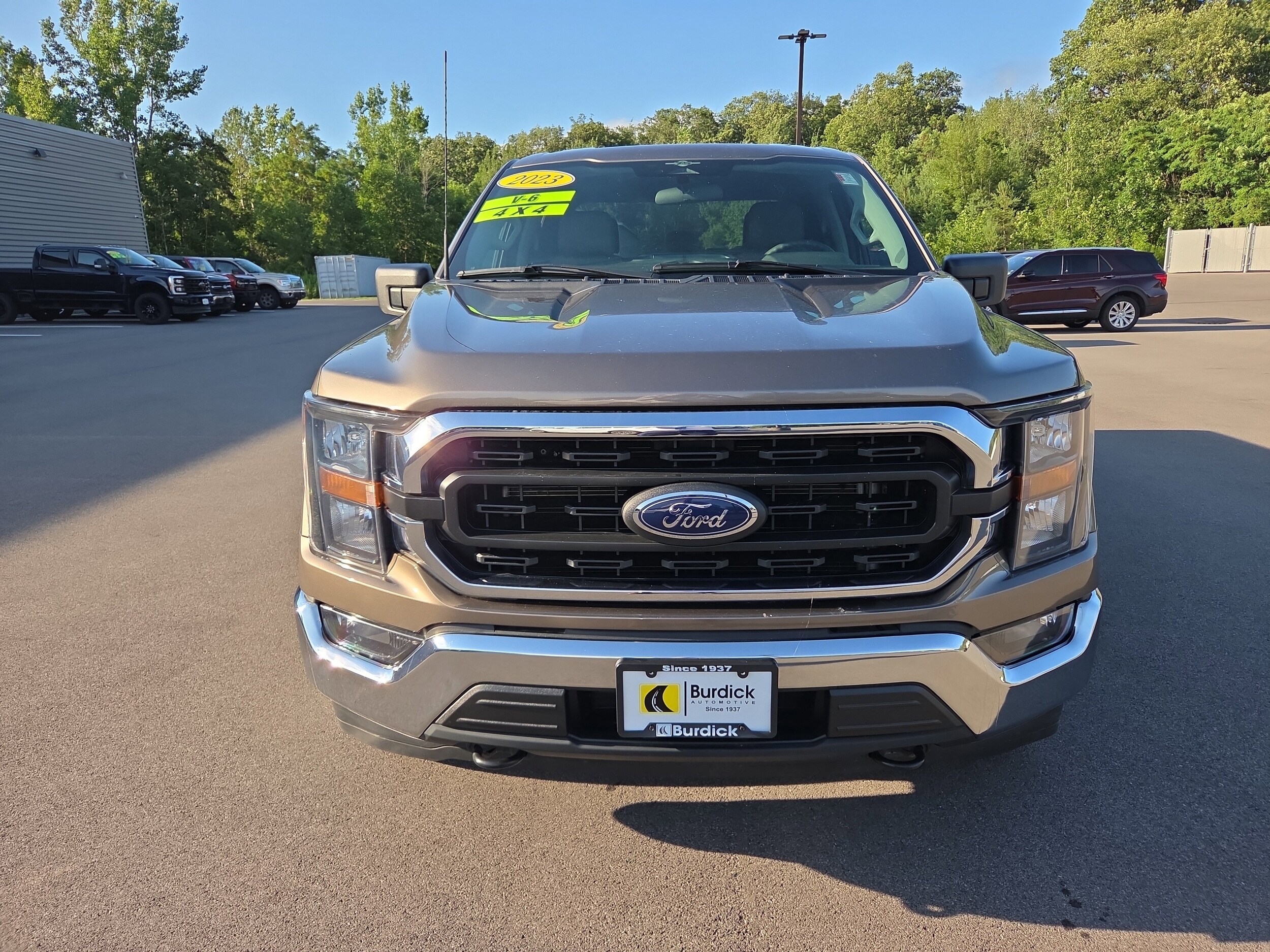 2023 Ford F-150 XLT photo 2