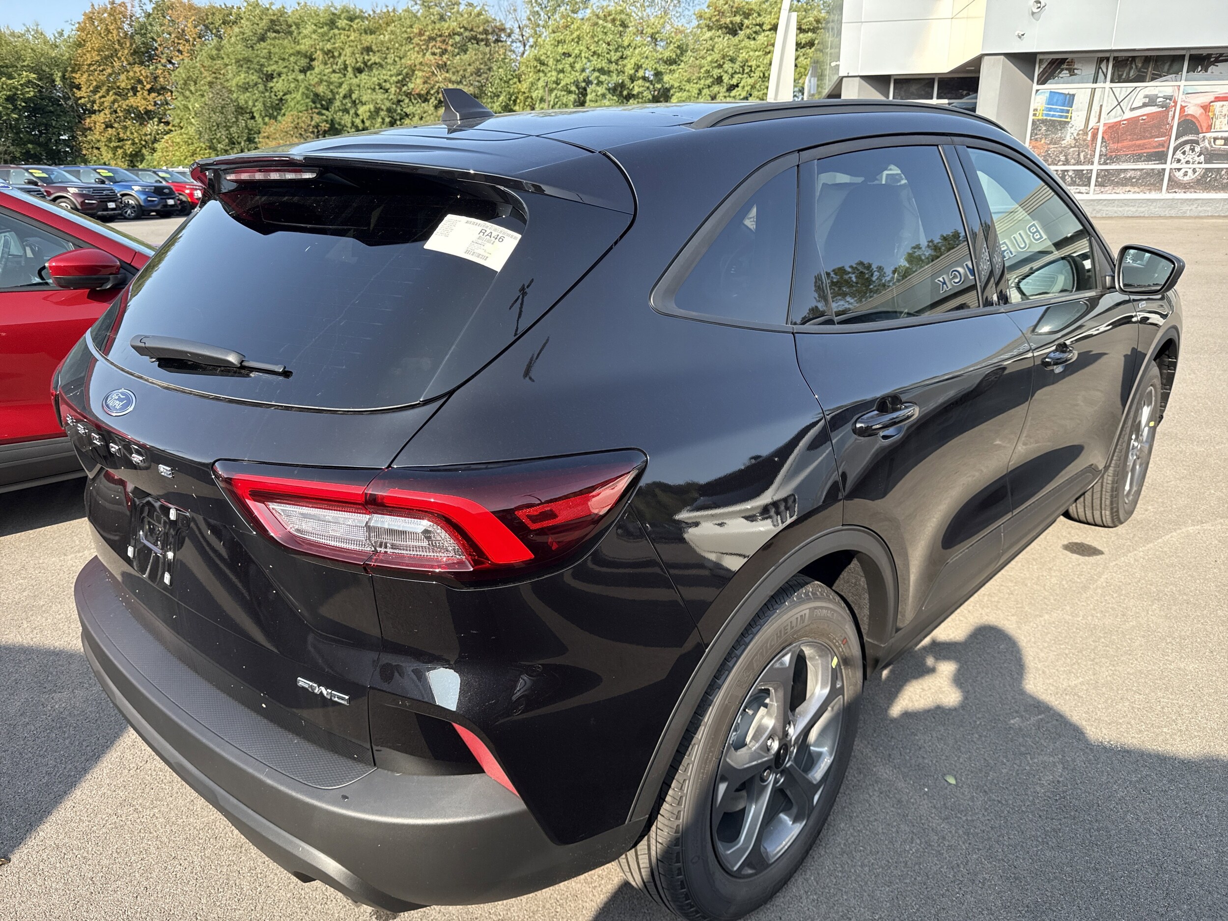 2025 Ford Escape ST-Line photo 4