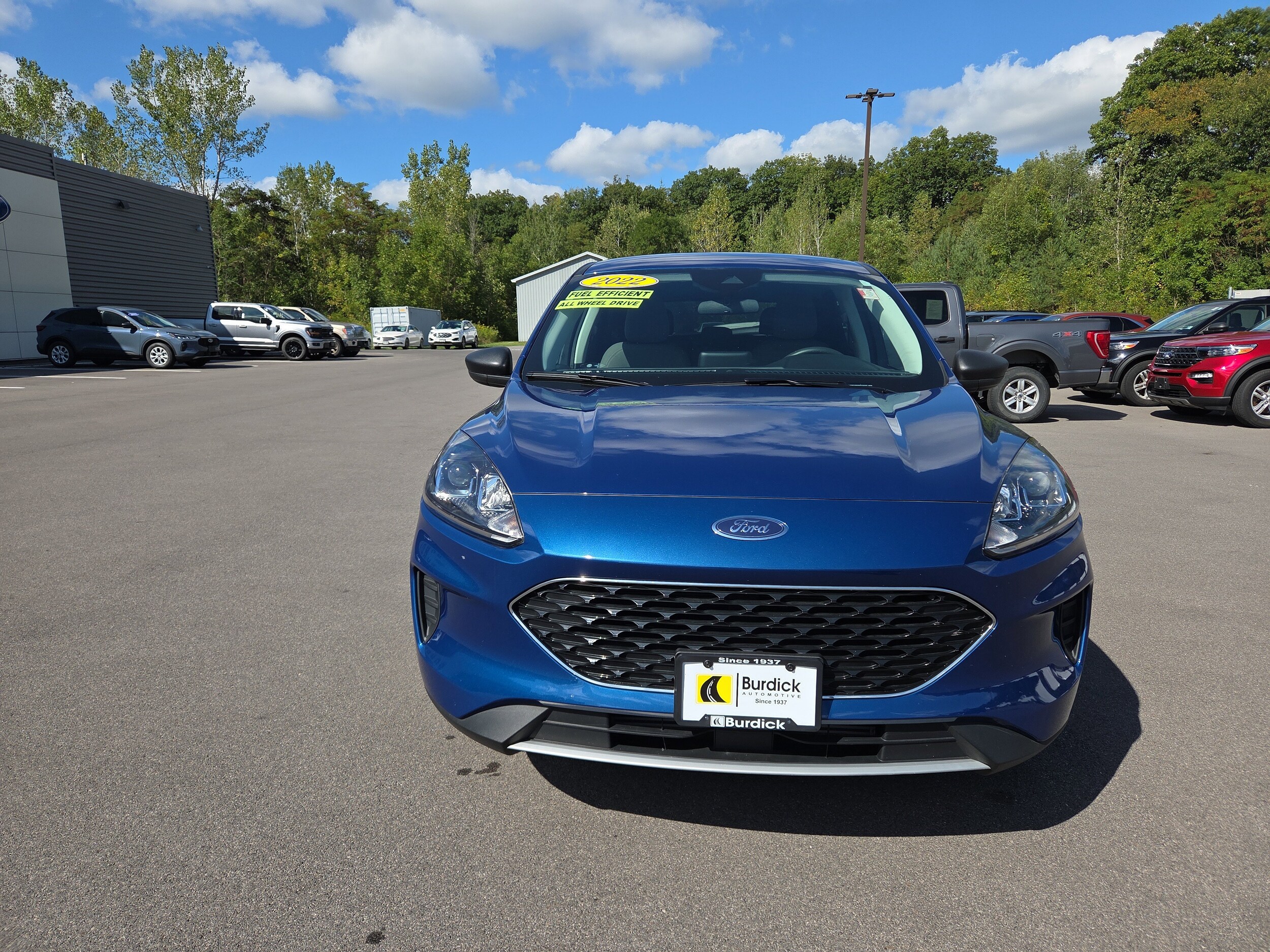 2022 Ford Escape SE photo 2