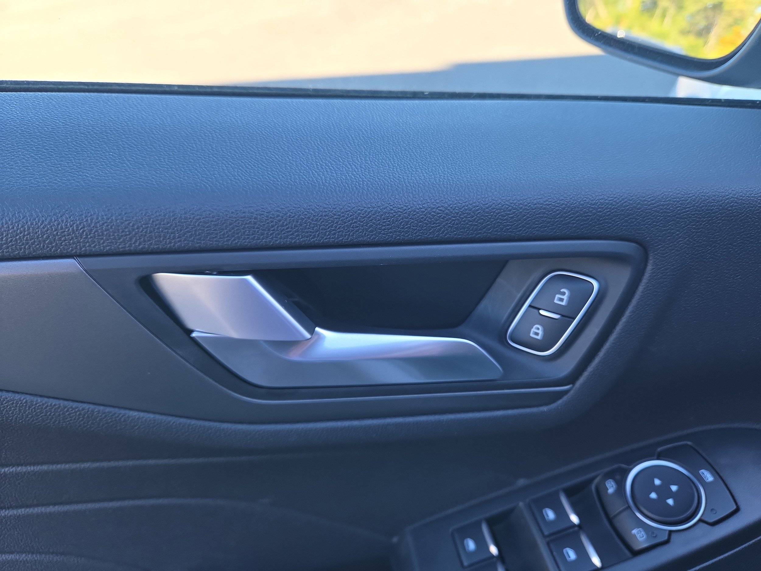 2025 Ford Escape Plug-in hybrid PHEV - Photo 12