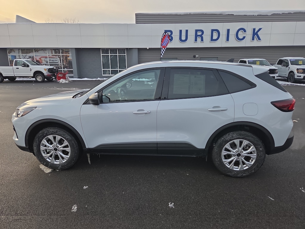 New 2025 Ford Escape Active 200A AWD Previous Loaner SUV