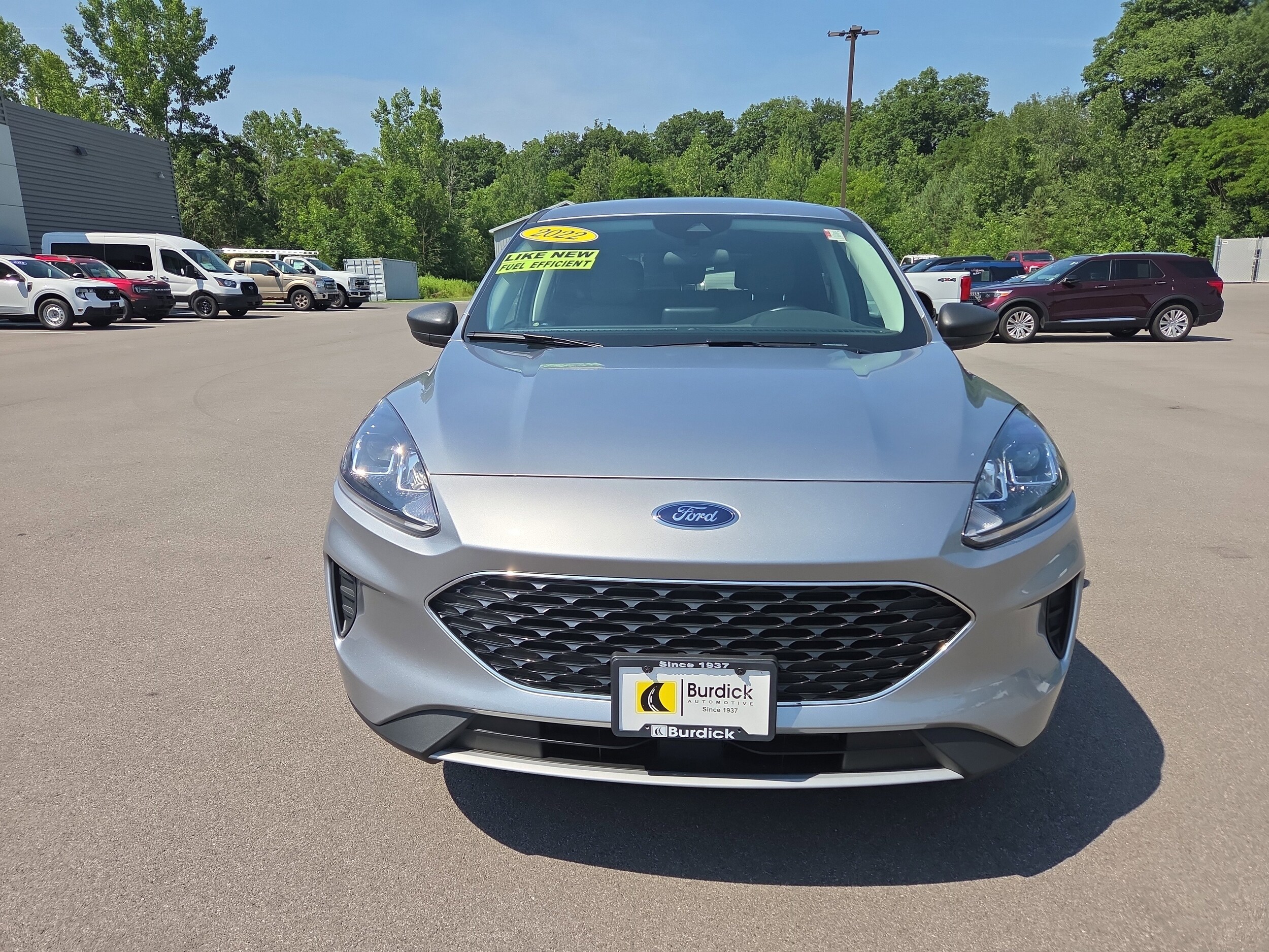 2022 Ford Escape SE photo 2