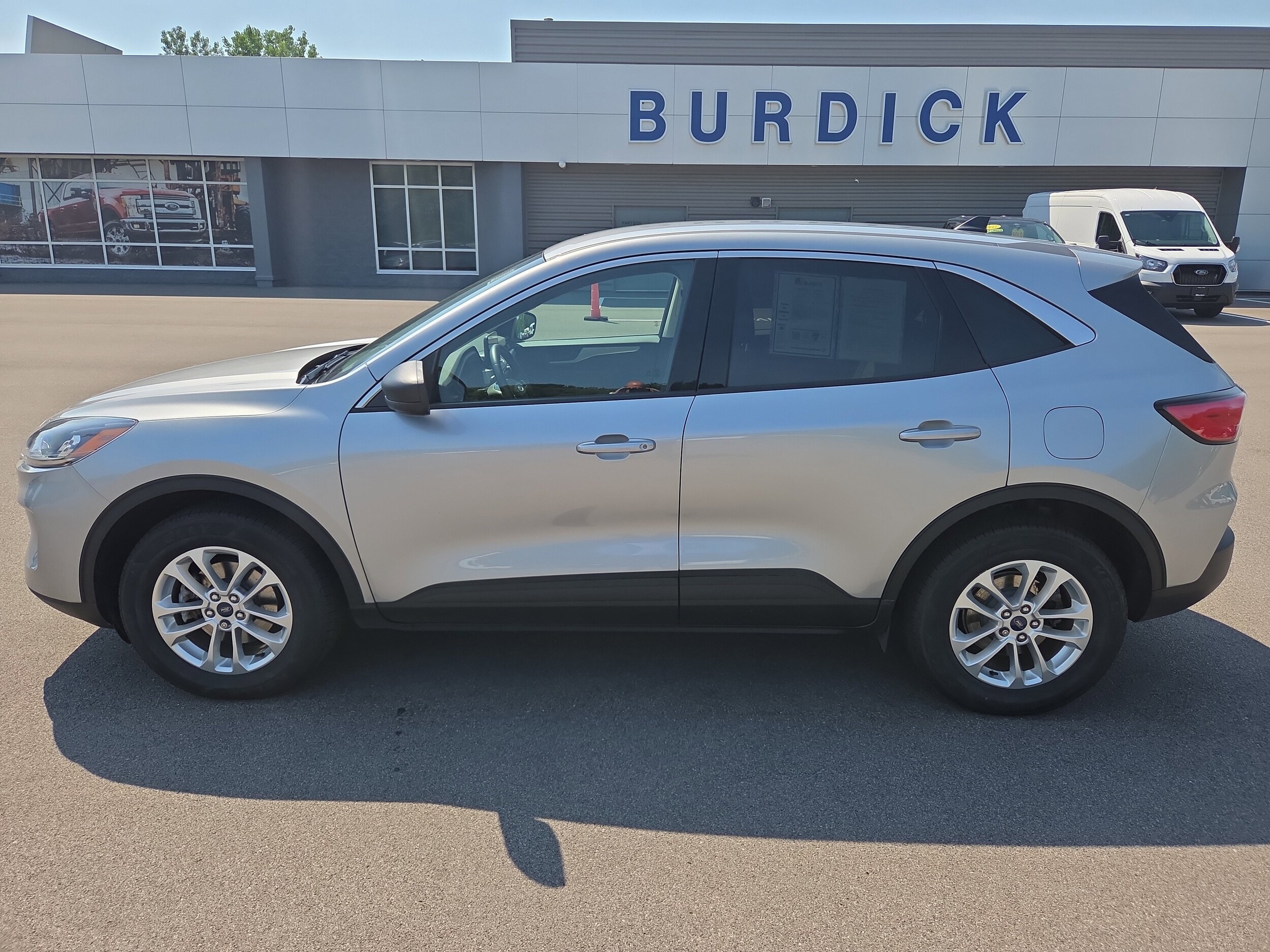 2022 Ford Escape SE photo 3