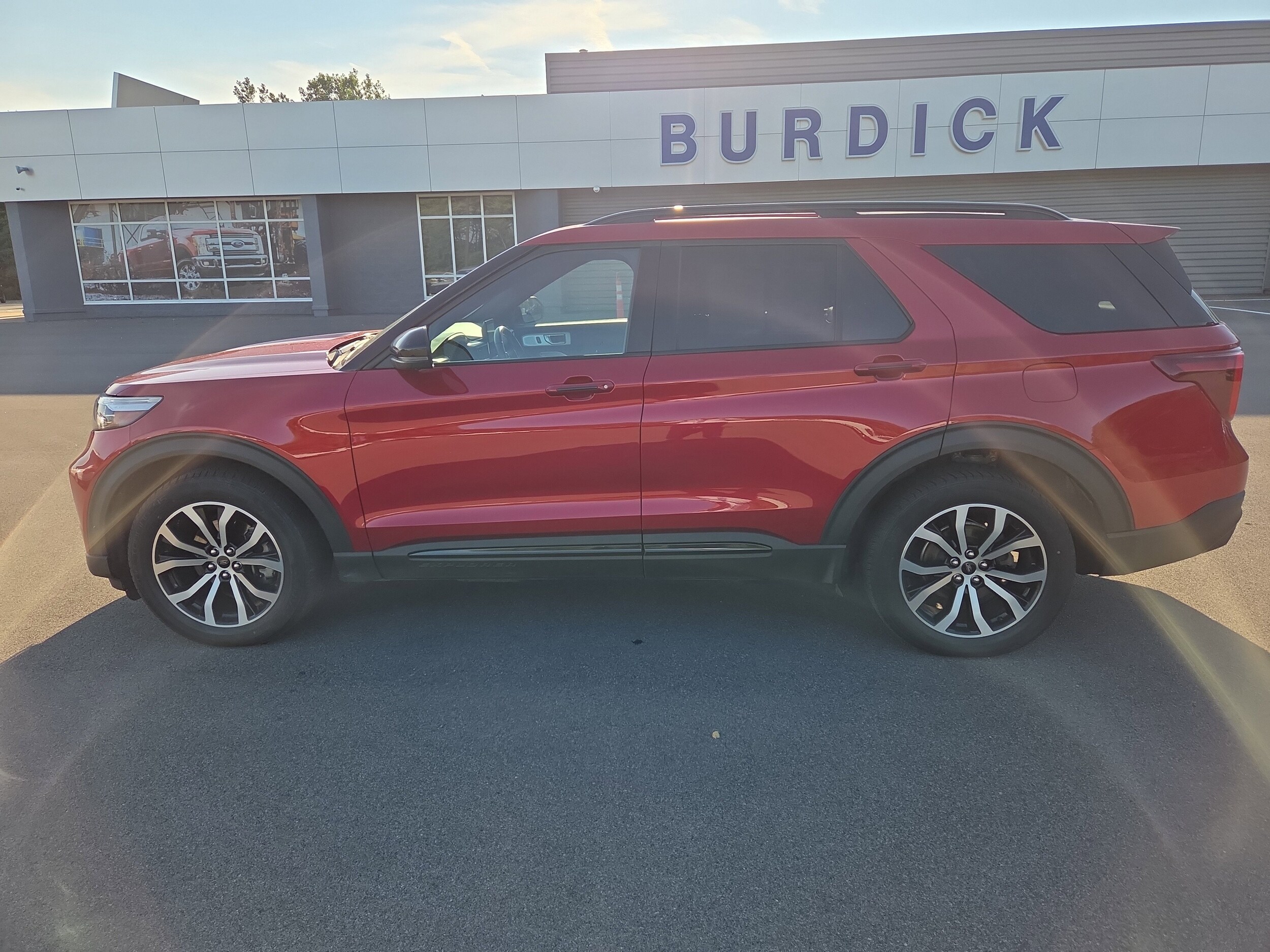 2020 Ford Explorer ST photo 3