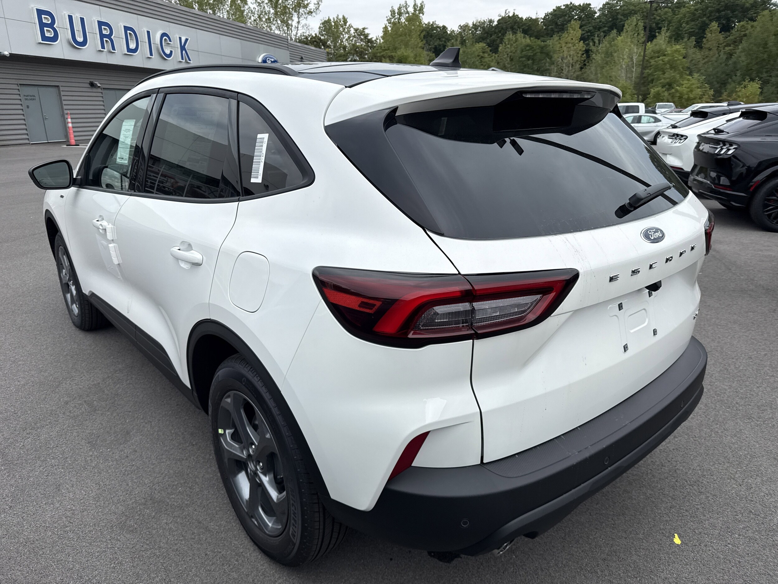 2025 Ford Escape ST-Line photo 3