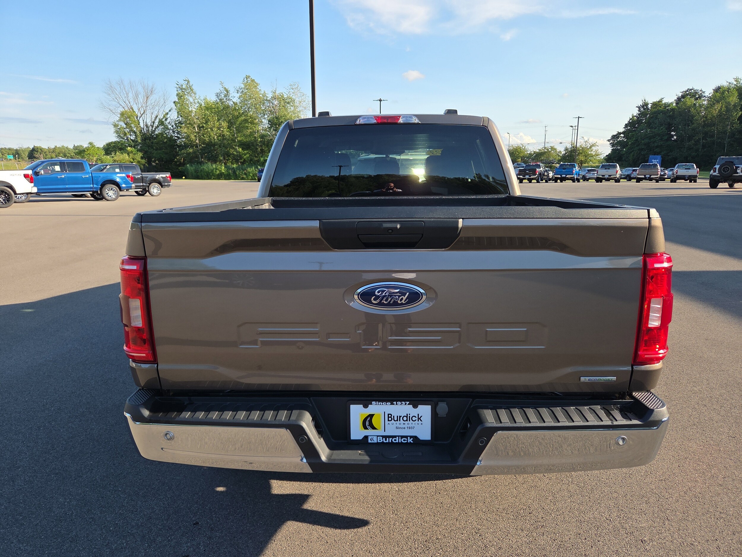 2023 Ford F-150 XLT photo 3