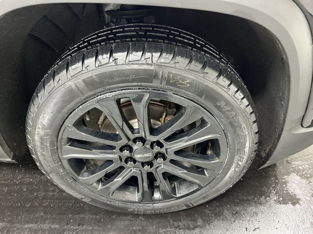 2022 GMC Acadia SLE - Photo 8