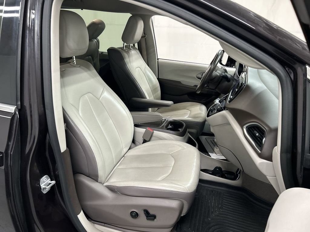 2017 Chrysler Pacifica Touring-L Plus - Photo 23