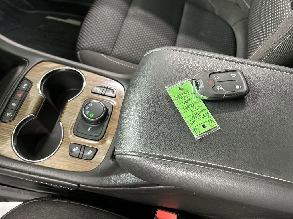 2022 GMC Acadia SLE - Photo 12